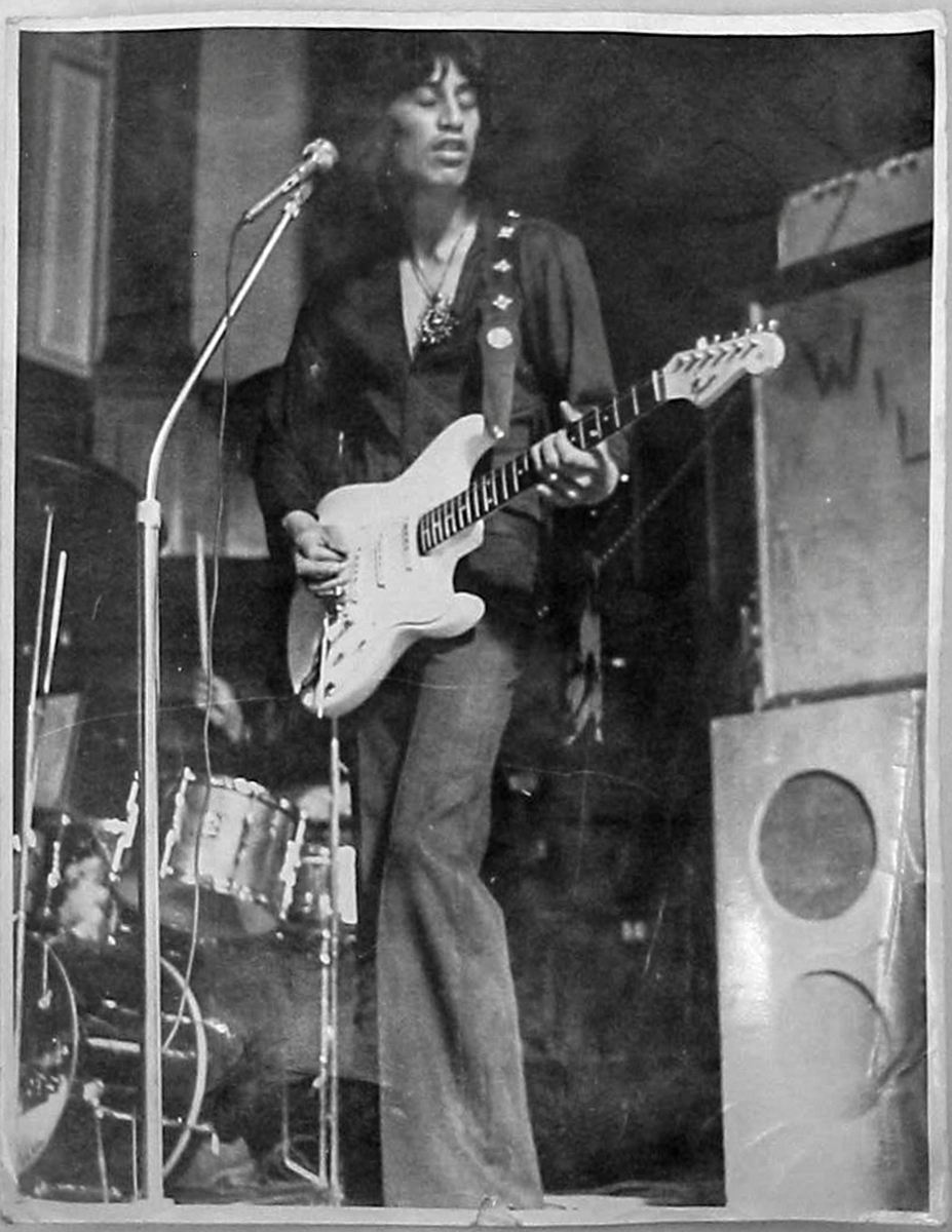 Lloyd Godman, guitarist, Willy Paul, Dunedin Town Hall, 1971
