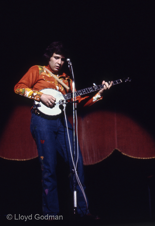 Don Mclean playing Banjo