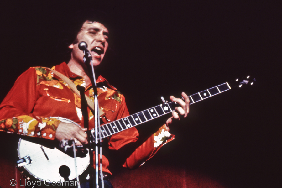 Don Mclean playing Banjo