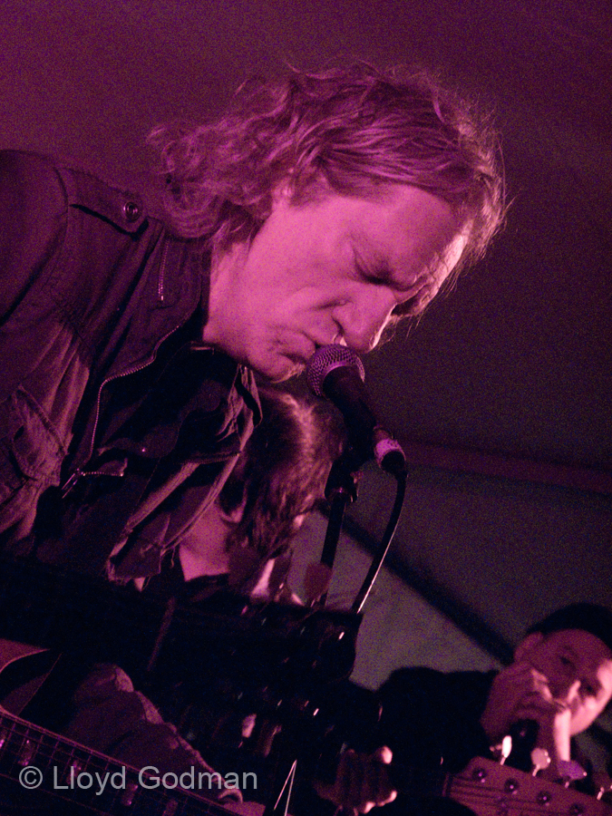 Sam Linton-Smith guitar  and vocals, Roy Zedras on bass & vocals and St Andrews local Ricky Ozimo on harmonica- Australia - St Andrews Festival - Sept 2009 - Lloyd Godman