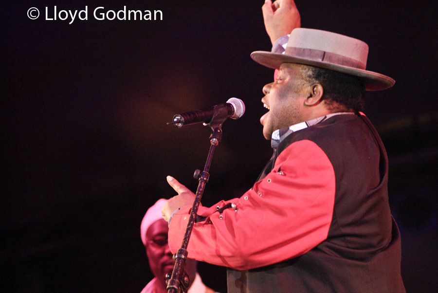 Kanda Bongoman - womadelaide - adelaide - Australia - 2006 - Photograph Lloyd Godman