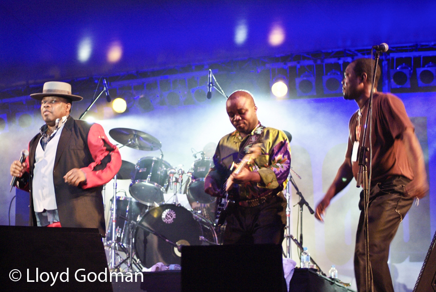 Kanda Bongoman - womadelaide - adelaide - Australia - 2006 - Photograph Lloyd Godman