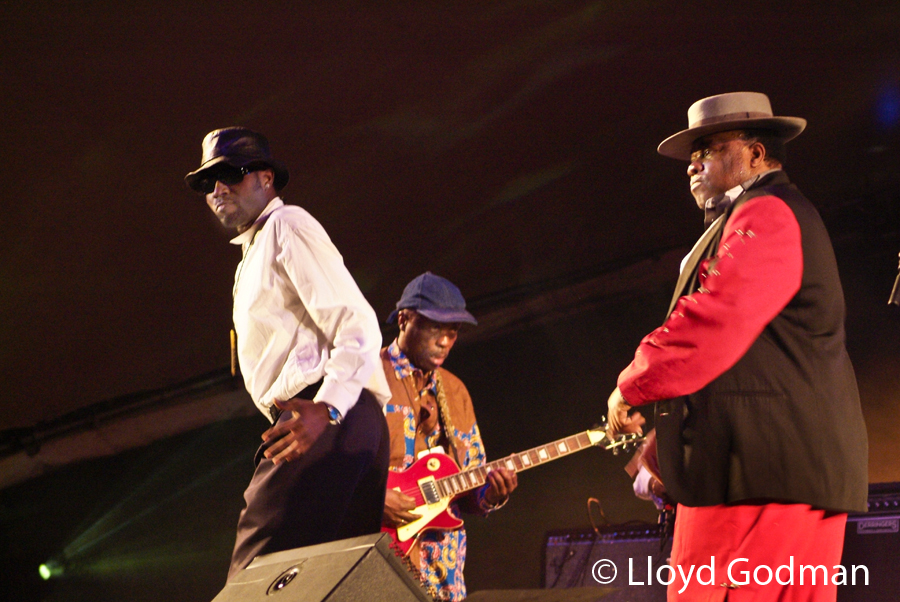 Kanda Bongoman - womadelaide - adelaide - Australia - 2006 - Photograph Lloyd Godman