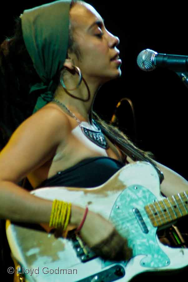 Blue King Brown - Womad - Adelaide - Australia - 2007 Lloyd Godman