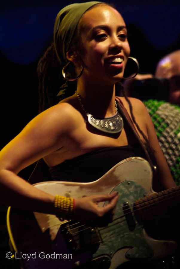 Blue King Brown - Womad - Adelaide - Australia - 2007 Lloyd Godman