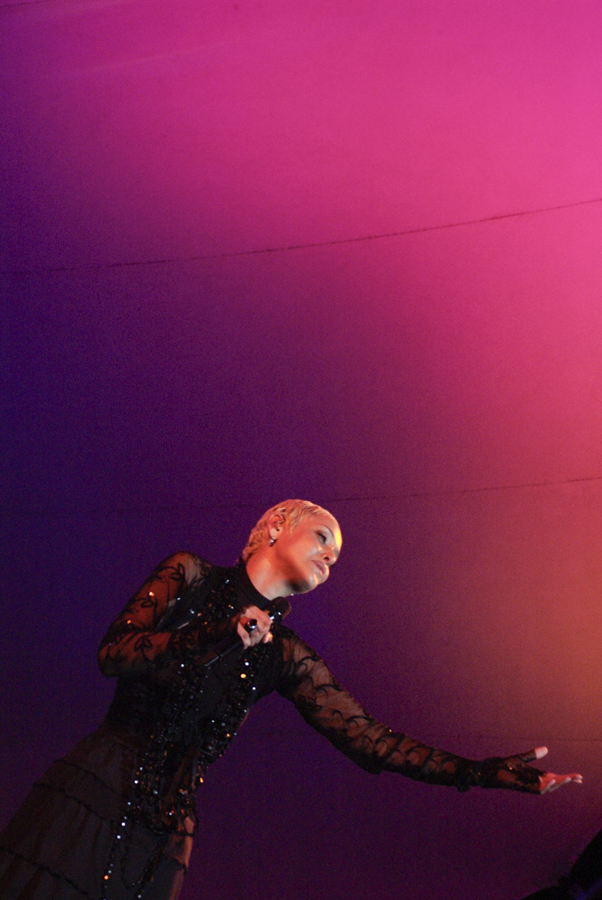 Mariza - Womad - Adelaide - Australia - 2007 - photograph Lloyd Godman 