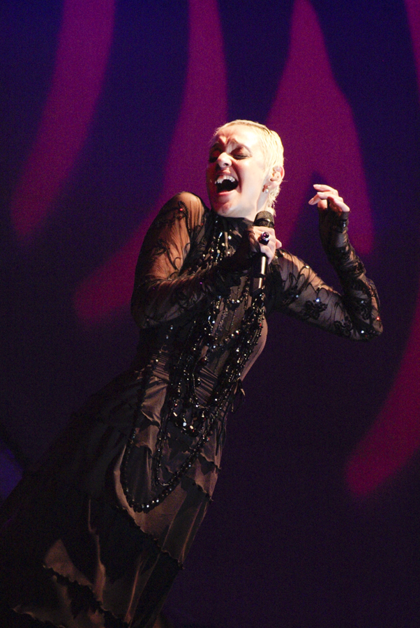 Mariza - Womad - Adelaide - Australia - 2007 - photograph Lloyd Godman 