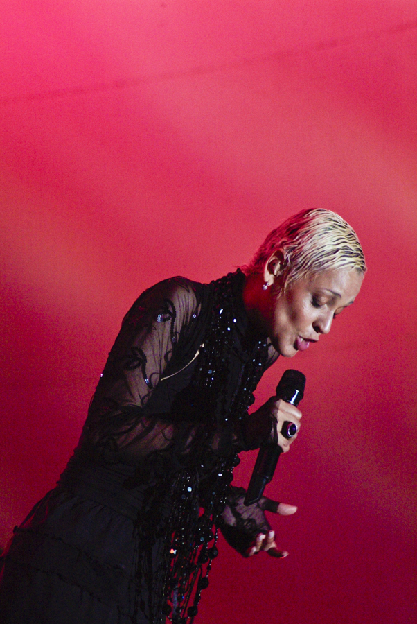 Mariza - Womad - Adelaide - Australia - 2007 - photograph Lloyd Godman 