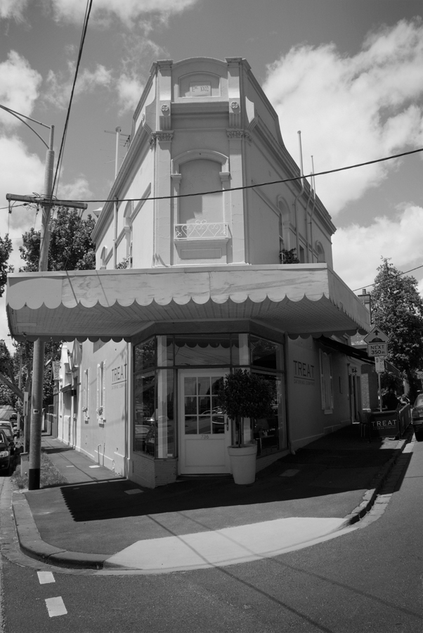 Treat, Cr Malvern Rd & Beatty Ave, Melbourne - Photograph Lloyd Godman