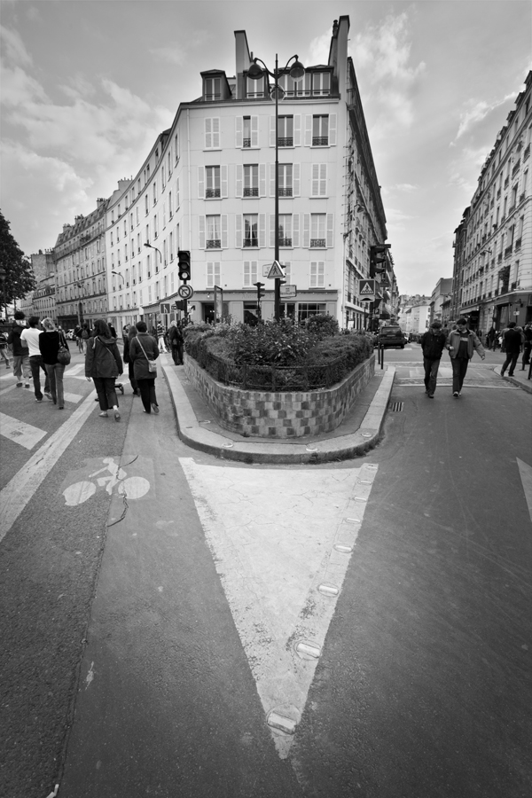 Rue Reaumur, Paris, France - 2010 - Photograph Lloyd Godman