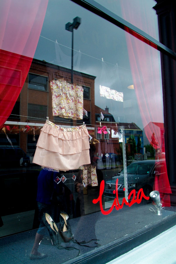 Shop window reflection Roubaix 